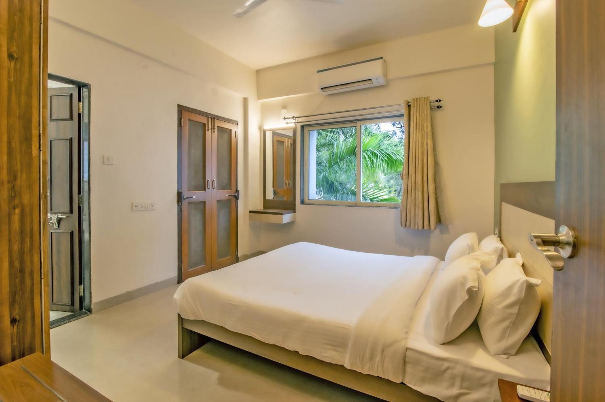 Hotel Sterling Stolen Heaven Lonavla Zimmer foto