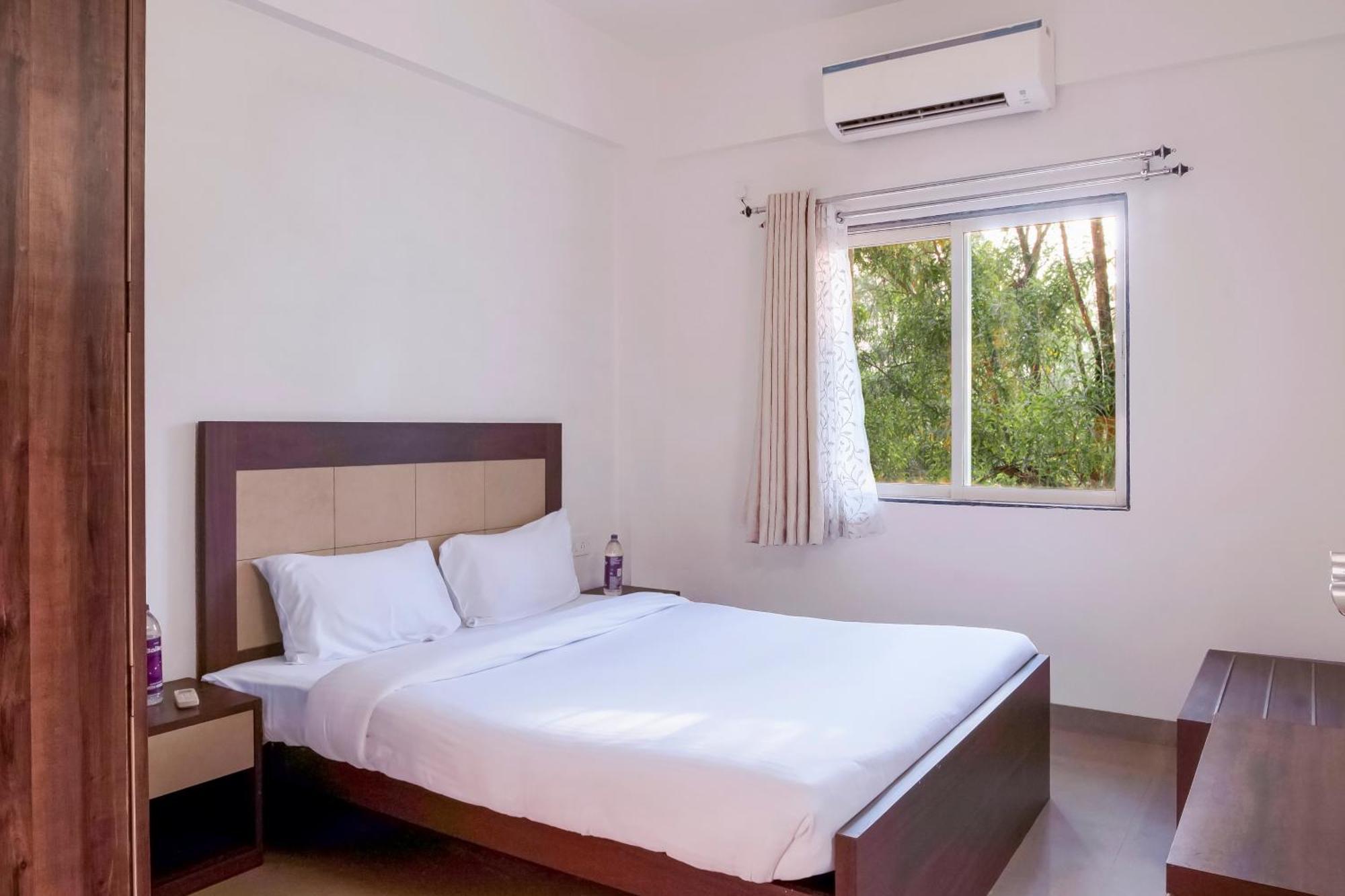 Hotel Sterling Stolen Heaven Lonavla Zimmer foto