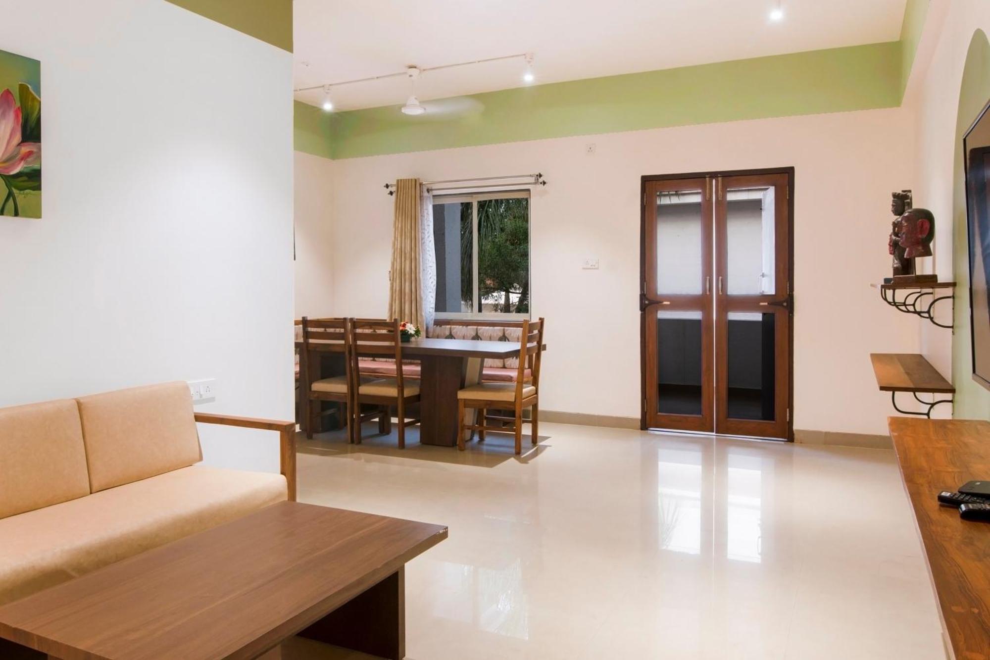 Hotel Sterling Stolen Heaven Lonavla Zimmer foto