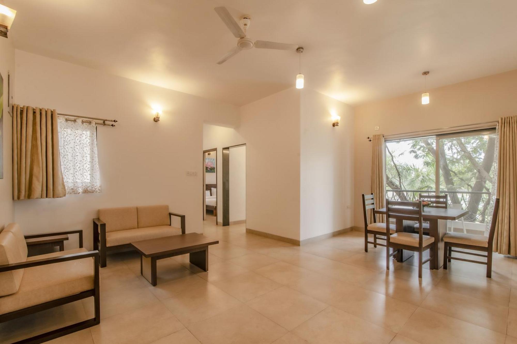 Hotel Sterling Stolen Heaven Lonavla Zimmer foto