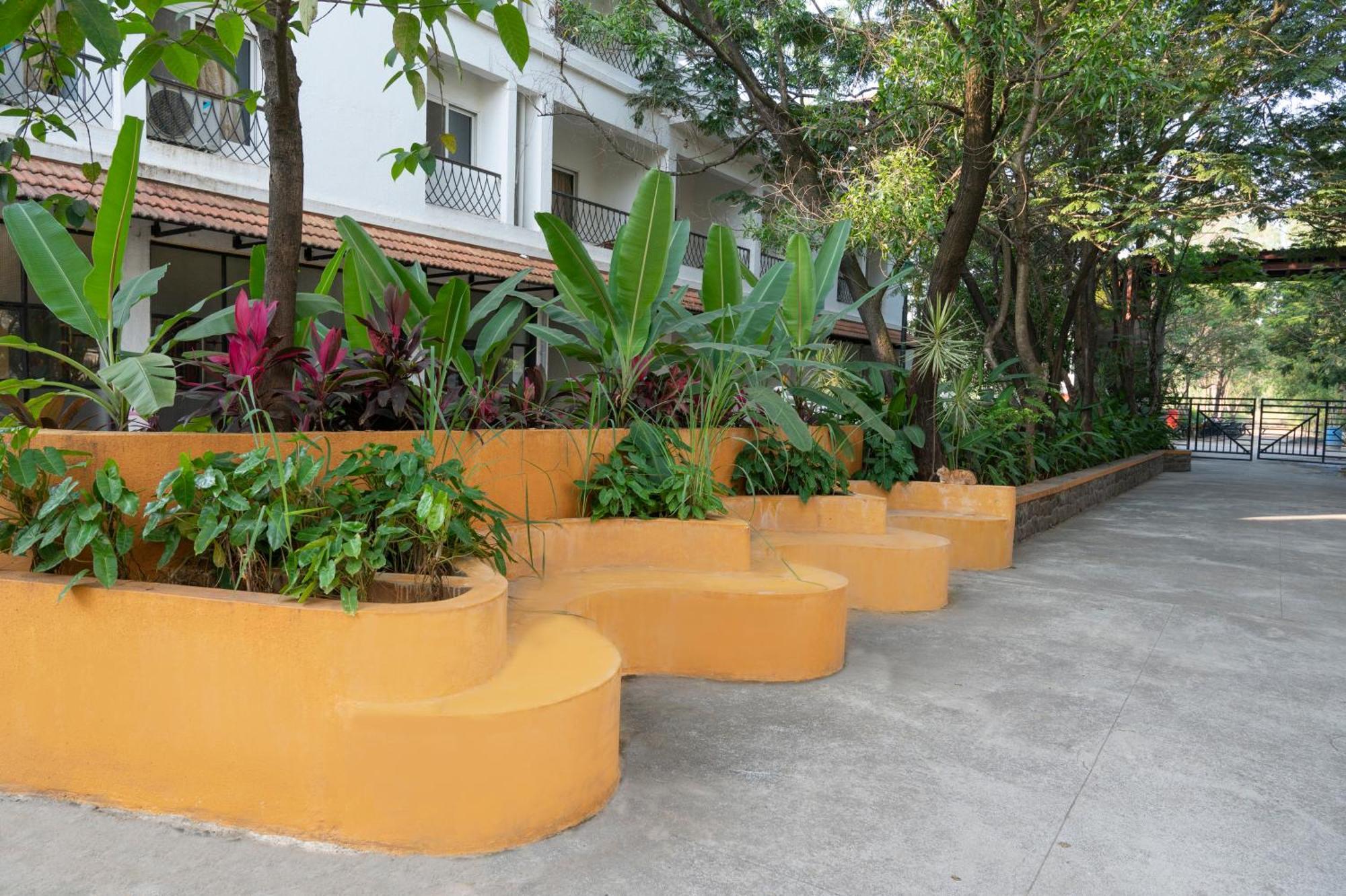 Hotel Sterling Stolen Heaven Lonavla Exterior foto