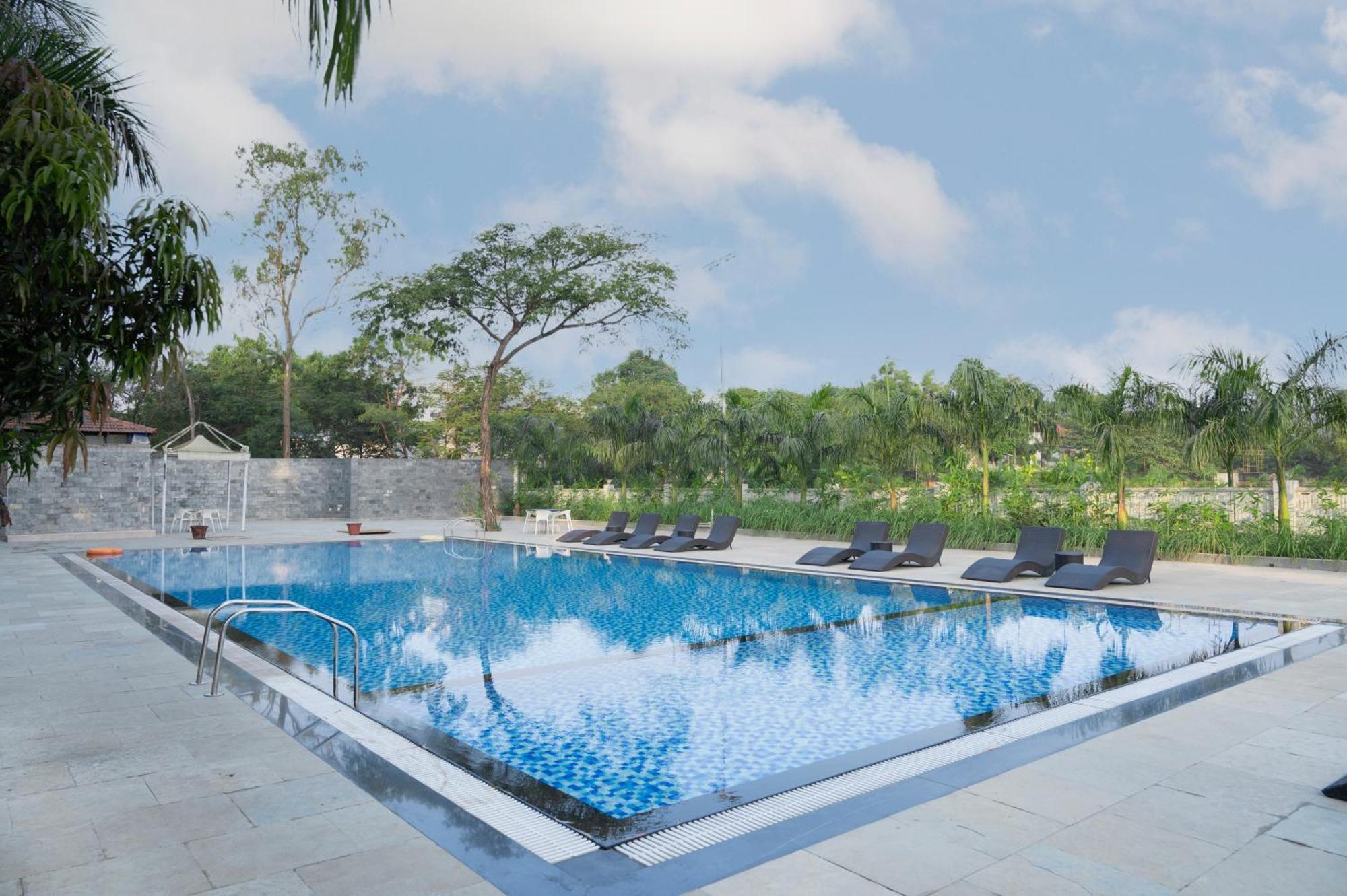 Hotel Sterling Stolen Heaven Lonavla Exterior foto